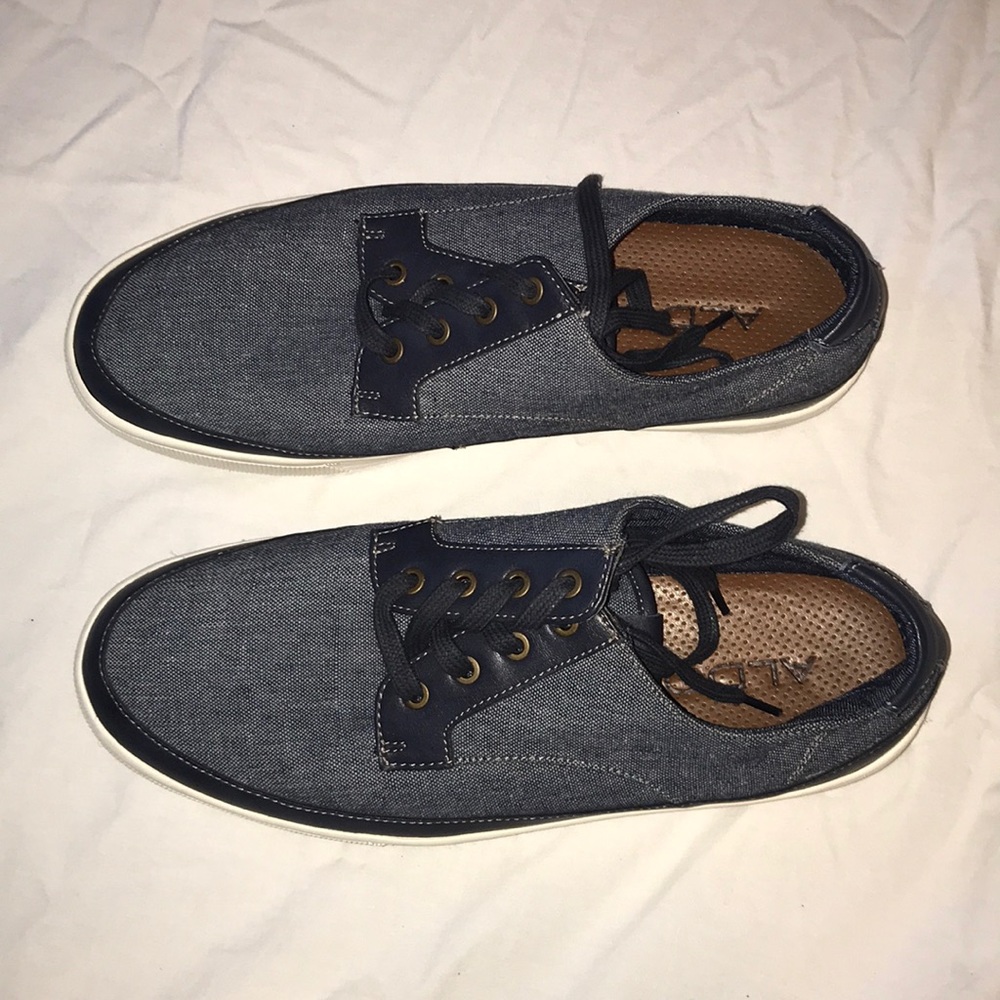 Dress shoes